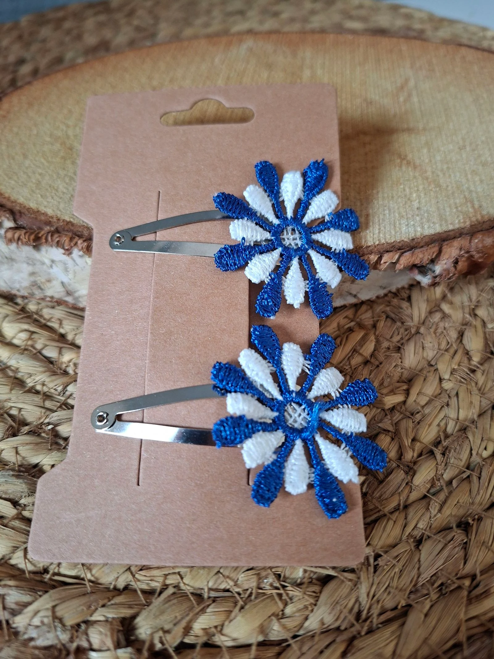 Leuke set haarknipjes met bloemetjes, blauw .